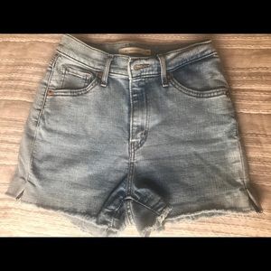 Levi’s high rise denim shorts